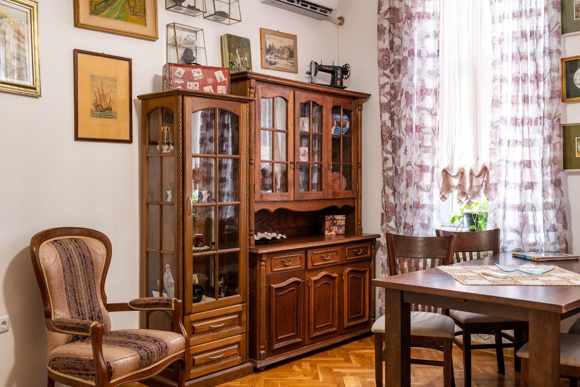 Aristocratic 2Bdrm Central Apartment Варна Екстер'єр фото