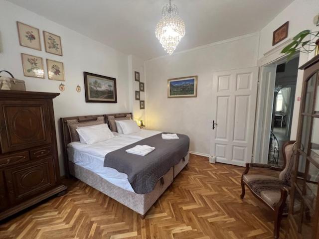 Aristocratic 2Bdrm Central Apartment Варна Екстер'єр фото